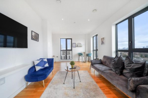 Chiq 3-bedroom flat with private balcony Battersea, Clapham Junction